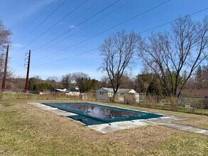 105 Pomeroy Ln in Amherst, MA - Building Photo - Building Photo