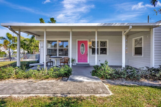 property at 736 Rockland Dr