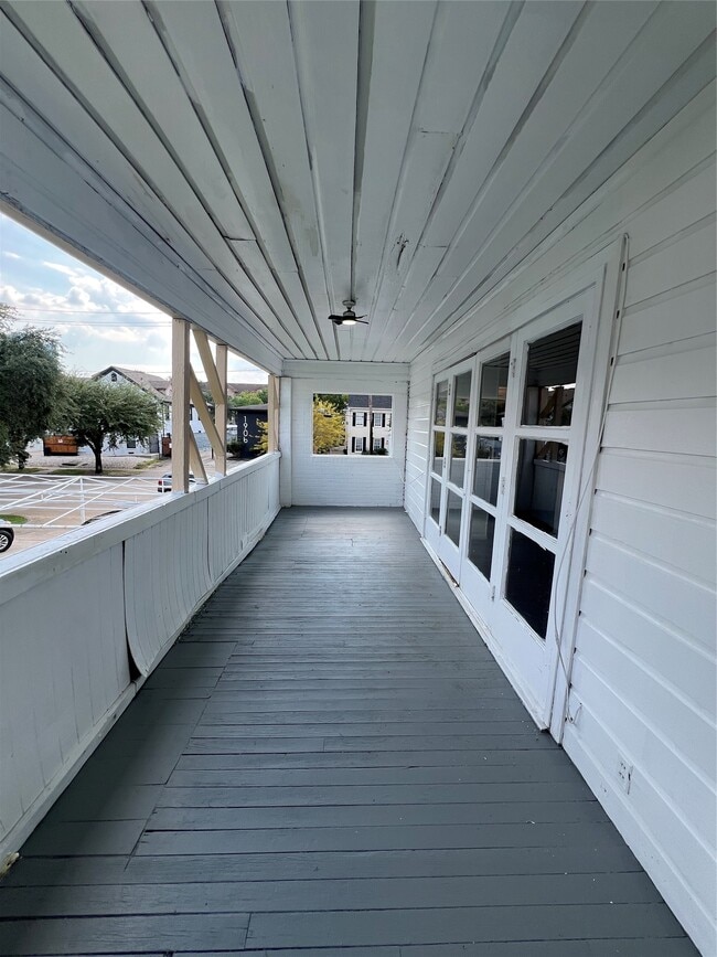 property at 1905 Binz St