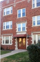 The Cove Apartments in Lakewood, OH - Building Photo - Building Photo