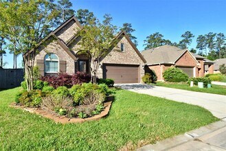 221 Red Petal Wy in Conroe, TX - Building Photo - Building Photo