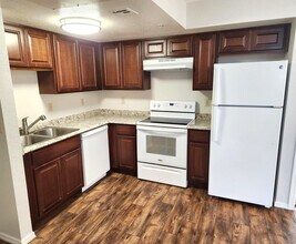 16033 N 25th St in Phoenix, AZ - Building Photo - Building Photo