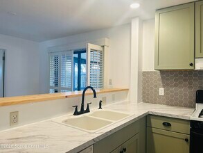 285 E Lauren Ct in Merritt Island, FL - Building Photo - Building Photo