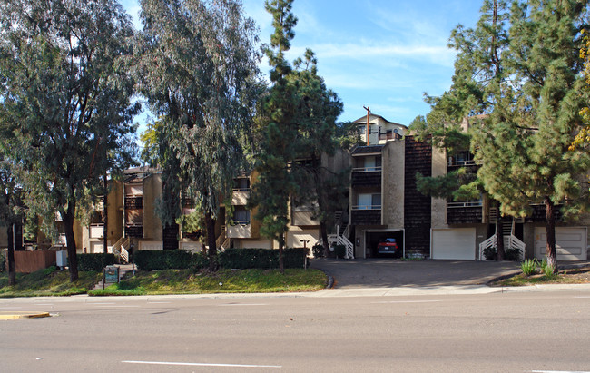 Lake Murray Woodlands in La Mesa, CA - Building Photo - Building Photo