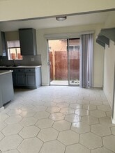 1951 N Ventura Rd in Oxnard, CA - Building Photo - Building Photo