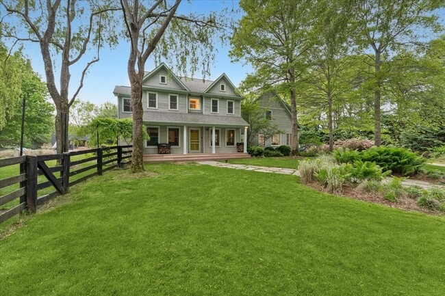325 Narrow Ln in Bridgehampton, NY - Foto de edificio - Building Photo