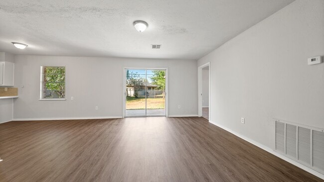 406 Pamela Dr in Baytown, TX - Building Photo - Building Photo