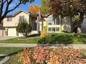 9206 N Londale Dr in Spokane, WA - Building Photo