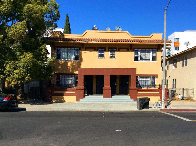 159 E 12th St in Long Beach, CA - Building Photo