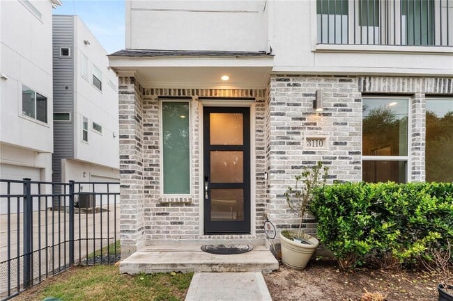 3110 Crawford St in Houston, TX - Building Photo - Building Photo