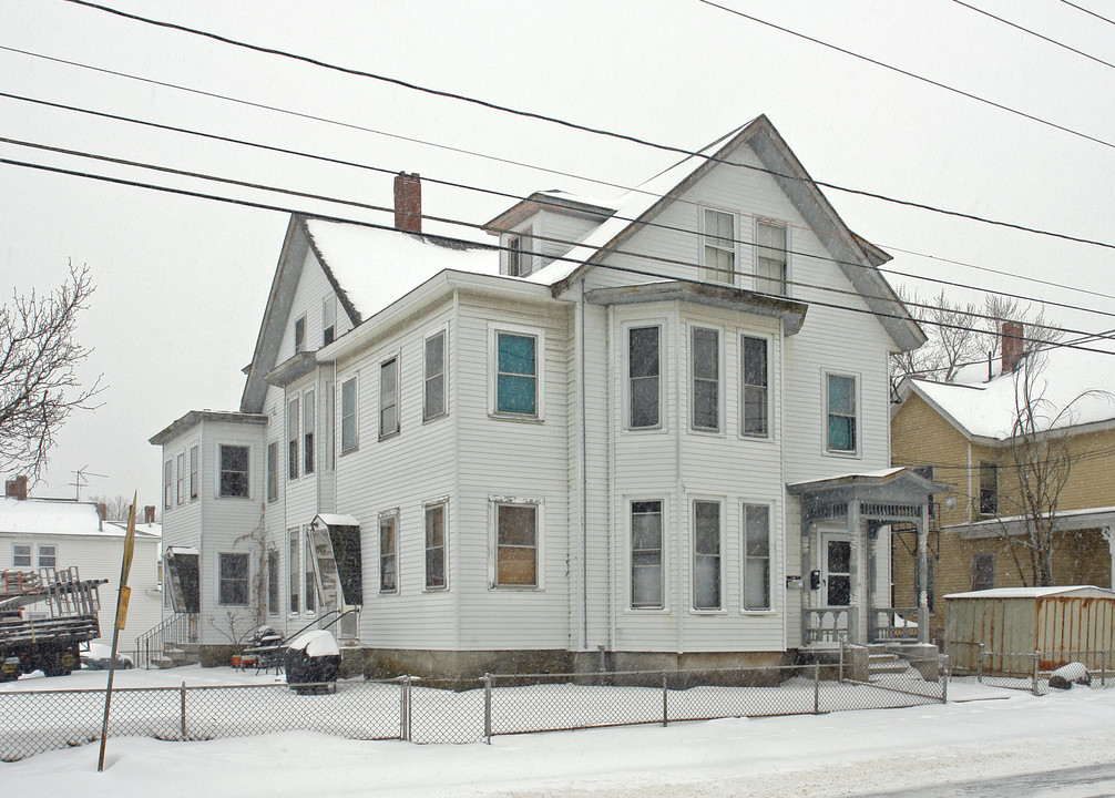 76 Kinsley St in Nashua, NH - Building Photo