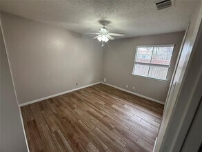 1802 Nicole Cir in Round Rock, TX - Foto de edificio - Building Photo