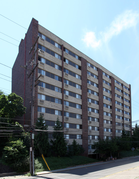 State Manor Apartments in Coraopolis, PA - Foto de edificio