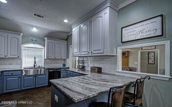 161 Harvey Crossing in Canton, MS - Foto de edificio - Building Photo