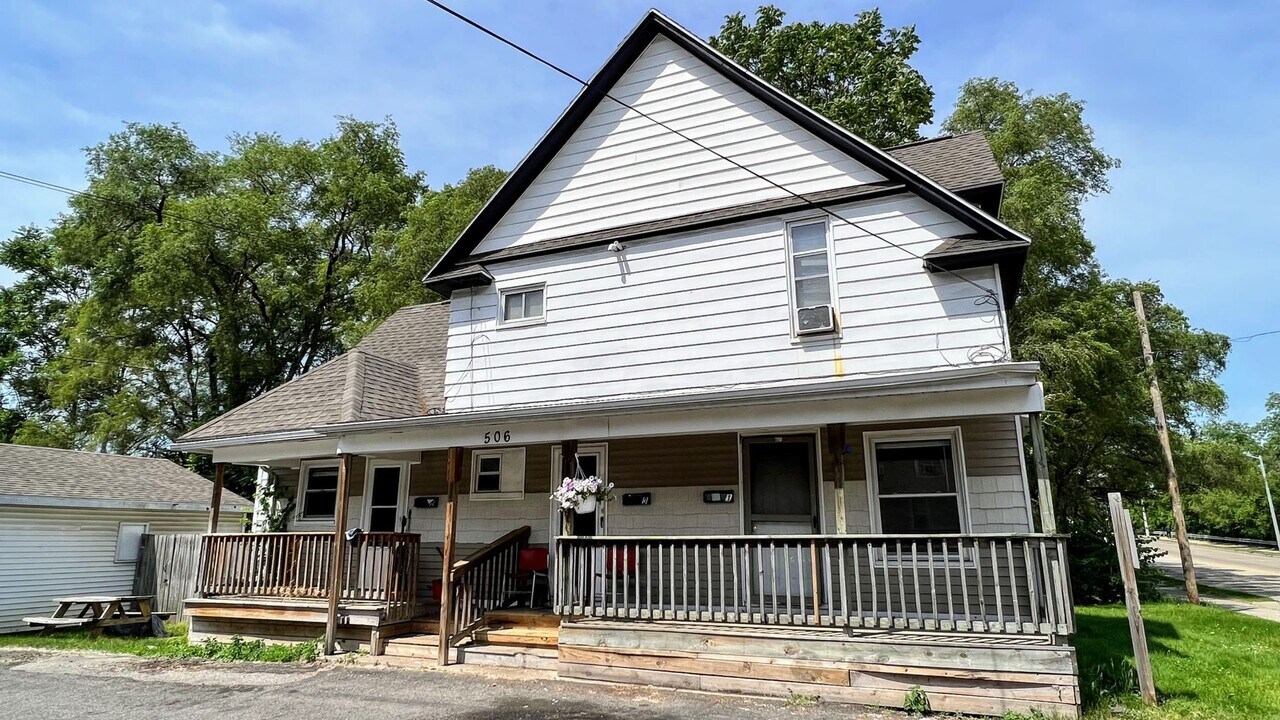 506 Burton St SW-Unit -Apt 1 in Grand Rapids, MI - Building Photo