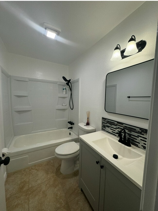 1322 E Bulldog Ln, Unit 1322 E Bulldog ln #G in Fresno, CA - Building Photo - Building Photo