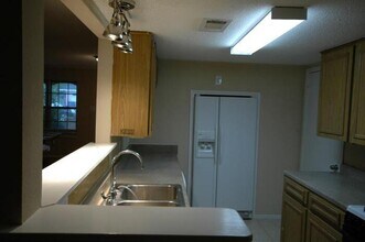 2030 Encino Cir in Austin, TX - Building Photo - Building Photo