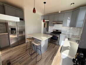 102 Oakmont Ave in Piedmont, CA - Building Photo - Building Photo