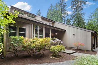 21521 47th Ave SE in Bothell, WA - Building Photo - Building Photo