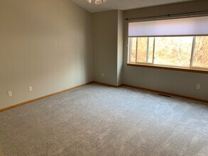 11737 Ryan Cir in Burnsville, MN - Building Photo - Building Photo