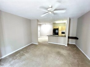 704 Bristol Village Dr in Midlothian, VA - Foto de edificio - Building Photo