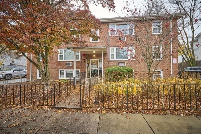 150 Wrentham St in Boston, MA - Building Photo - Building Photo