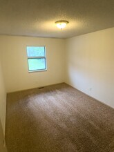 410 NE 81st St in Kansas City, MO - Building Photo - Building Photo