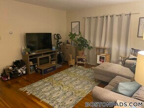 65 Chiswick Rd, Unit 5 in Boston, MA - Foto de edificio - Building Photo