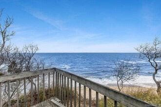 23 Park Pl in Calverton, NY - Building Photo - Building Photo