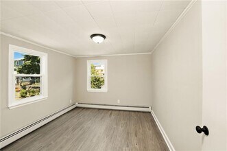 32 Jackson St in Woonsocket, RI - Building Photo - Building Photo