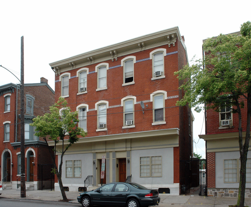 604-606 Dekalb St in Norristown, PA - Building Photo