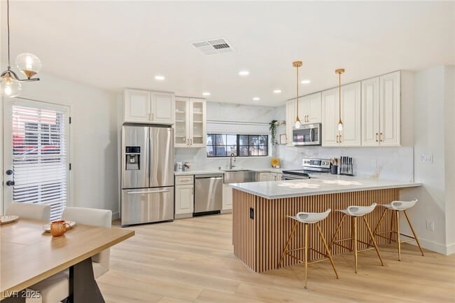 property at 4045 W Mardon Ave