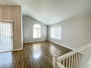 1918 Middlebury Dr in Aurora, IL - Building Photo - Building Photo