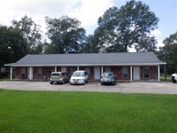 528 W 5th St in Independence, LA - Building Photo - Building Photo