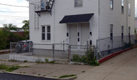 173-175 Hedley Ave in Central Falls, RI - Building Photo - Lobby