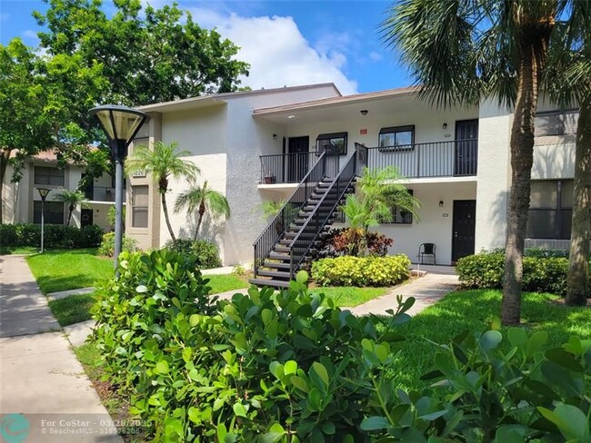 1228 S Military Trail in Deerfield Beach, FL - Building Photo - Building Photo