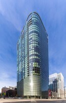 600 N Fairbanks Ct in Chicago, IL - Building Photo