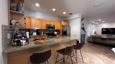 3777 SW 28th St in Miami, FL - Building Photo - Building Photo