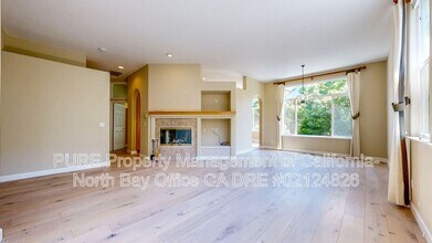 5503 Rainbow Cir in Santa Rosa, CA - Building Photo - Building Photo