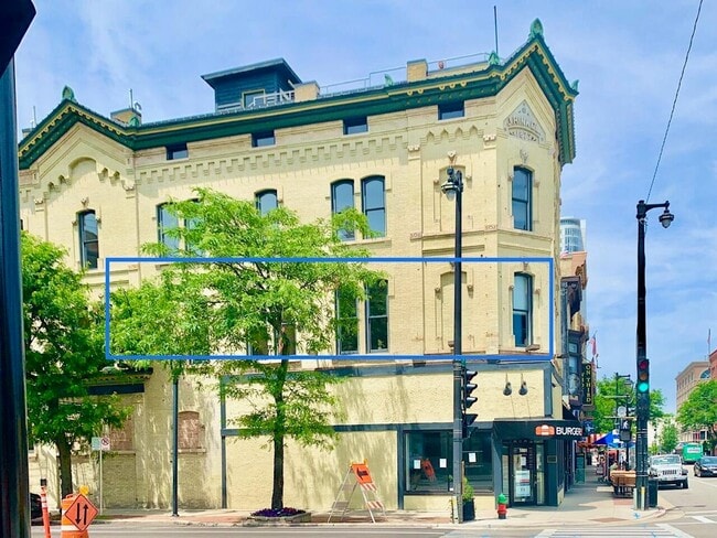 1001 N Dr Martin Luther King Jr Dr, Unit 2 in Milwaukee, WI - Building Photo - Building Photo