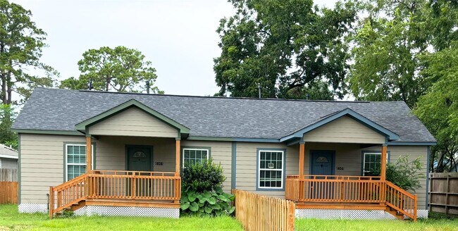 406 McPhail St in Tomball, TX - Building Photo - Building Photo