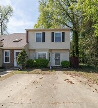 5479 Lynbrook Landing in Virginia Beach, VA - Foto de edificio - Building Photo