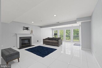 2012 Broadacres Dr in Clementon, NJ - Building Photo - Building Photo