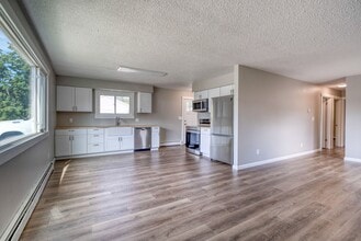 477 7th Ave E N in Columbia Falls, MT - Building Photo - Building Photo