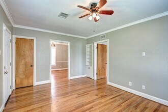 2030 Gostick St in Houston, TX - Foto de edificio - Building Photo