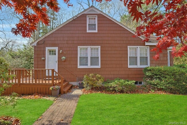 71 Cox Ave in Armonk, NY - Building Photo - Building Photo