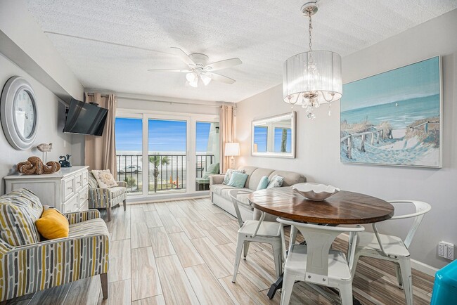7310 Seawall Blvd, Unit 210 in Galveston, TX - Building Photo - Building Photo