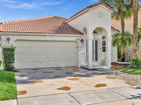357 NW 154 Ave in Pembroke Pines, FL - Building Photo