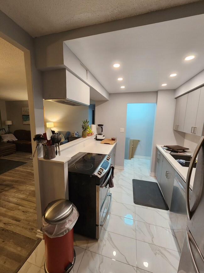 2556 Argyle Rd in Mississauga, ON - Building Photo - Building Photo