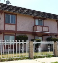 6318 Beck Ave in North Hollywood, CA - Foto de edificio - Building Photo